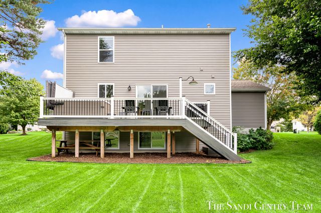 15313 Saddlebrook Court, Grand Haven, MI 49417