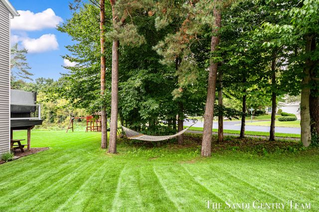 15313 Saddlebrook Court, Grand Haven, MI 49417