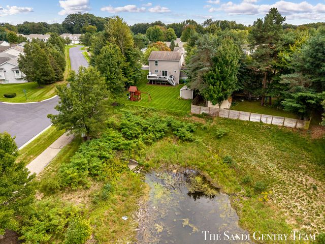 15313 Saddlebrook Court, Grand Haven, MI 49417