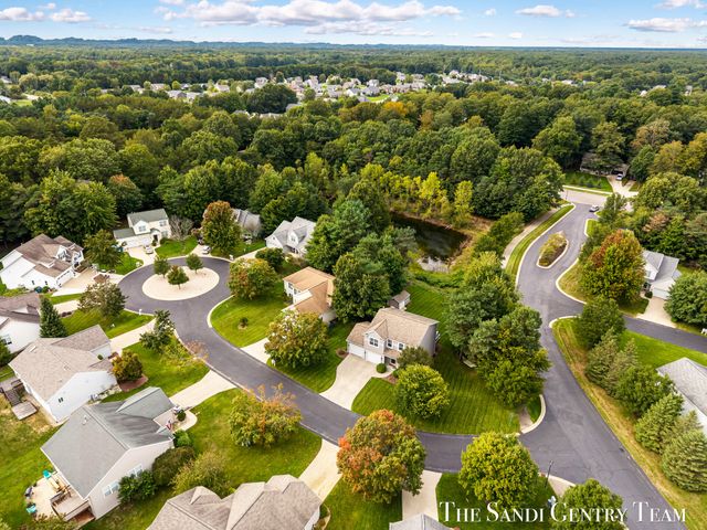 15313 Saddlebrook Court, Grand Haven, MI 49417
