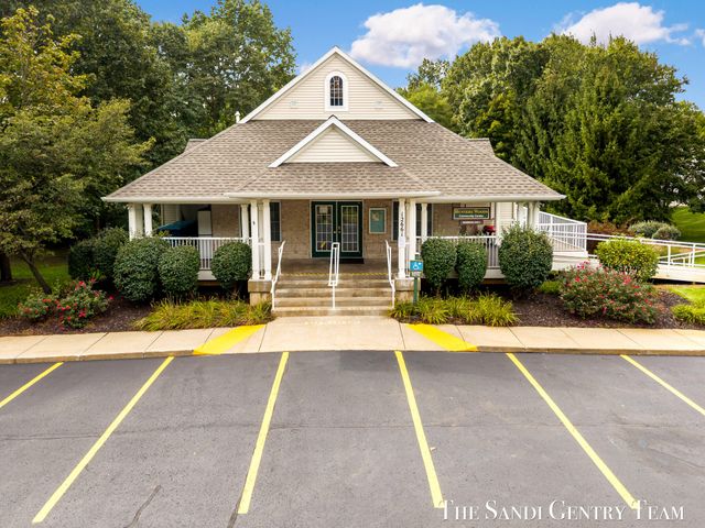 15313 Saddlebrook Court, Grand Haven, MI 49417