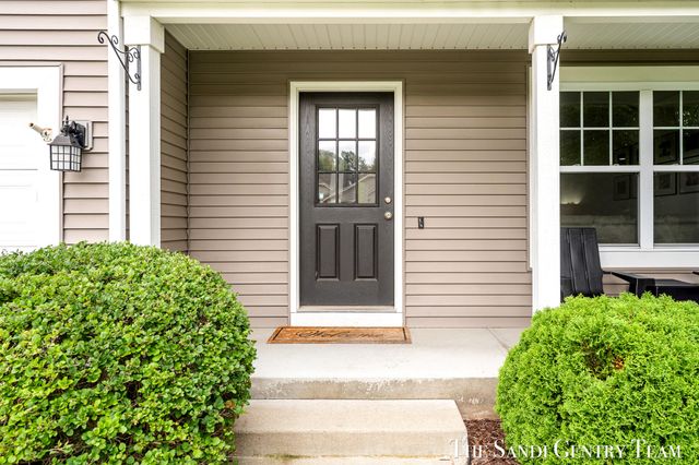 15313 Saddlebrook Court, Grand Haven, MI 49417