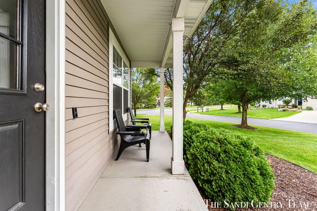 15313 Saddlebrook Court, Grand Haven, MI 49417