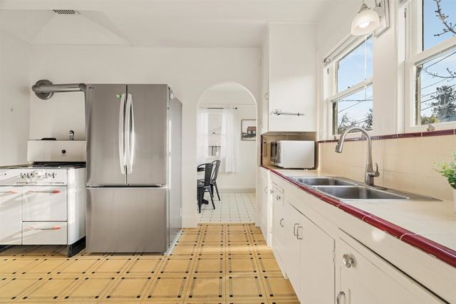 3010 Fairview Ave, Alameda, CA 94501