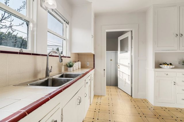 3010 Fairview Ave, Alameda, CA 94501