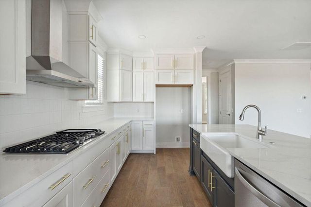 512 Feeder Creek Lane, Hollywood, SC 29449