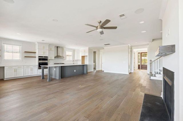 512 Feeder Creek Lane, Hollywood, SC 29449