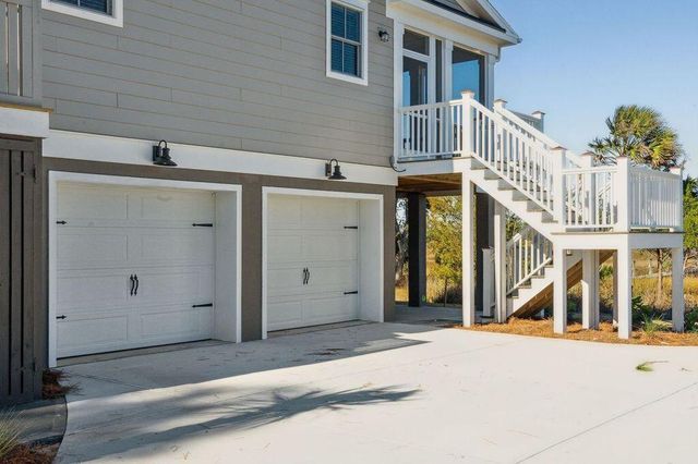 512 Feeder Creek Lane, Hollywood, SC 29449