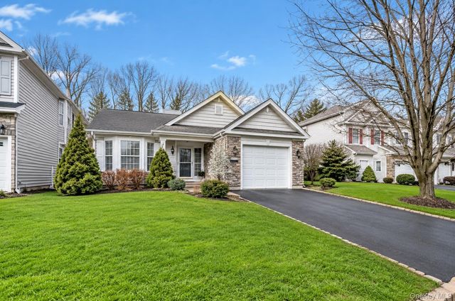 41 Madison Circle, Middle Island, NY 11953