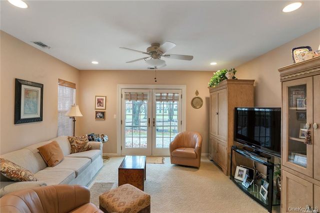 41 Madison Circle, Middle Island, NY 11953