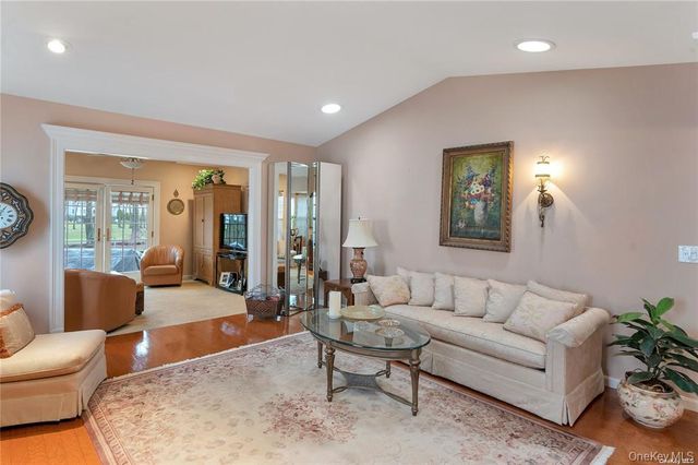 41 Madison Circle, Middle Island, NY 11953