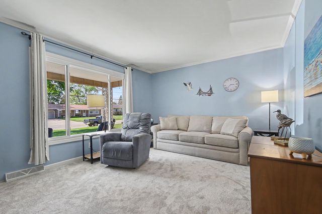 5248 Burgis Avenue SE, Kentwood, MI 49508