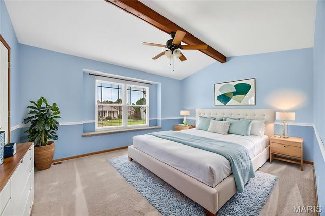 4046 Cambridge Crossing Drive, St Charles, MO 63304