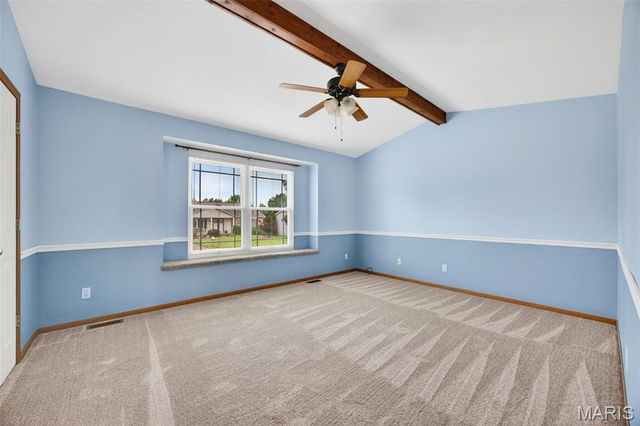 4046 Cambridge Crossing Drive, St Charles, MO 63304