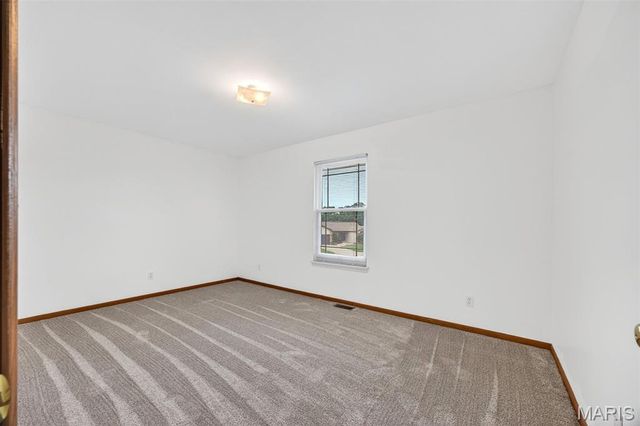 4046 Cambridge Crossing Drive, St Charles, MO 63304