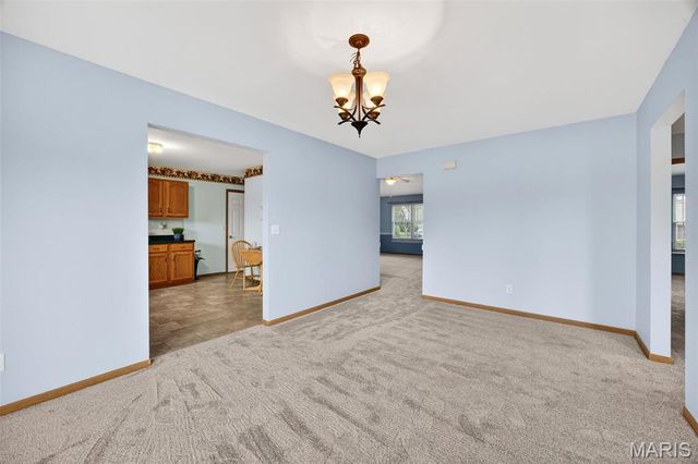 4046 Cambridge Crossing Drive, St Charles, MO 63304