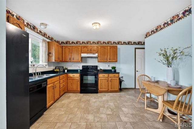 4046 Cambridge Crossing Drive, St Charles, MO 63304