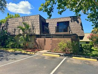 15202 E POND WOODS DRIVE, Tampa, FL 33618