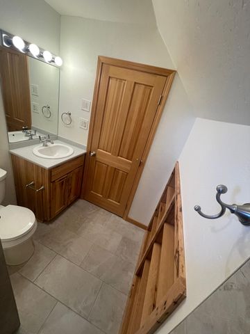 2361 Kings Highway, Medford, OR 97501