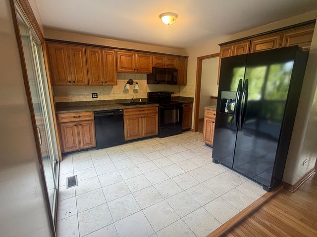 105 N Schmidt Road, Bolingbrook, IL 60440