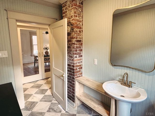 205 Warren Avenue, Lynchburg, VA 24501