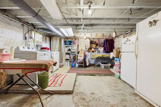 18262 W Pine Lake Road, Beloit, OH 44609