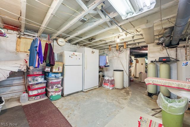 18262 W Pine Lake Road, Beloit, OH 44609