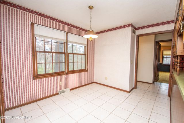 1743 ENGELWOOD DRIVE, Jefferson City, MO 65101