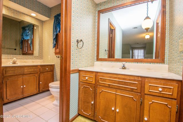 1743 ENGELWOOD DRIVE, Jefferson City, MO 65101