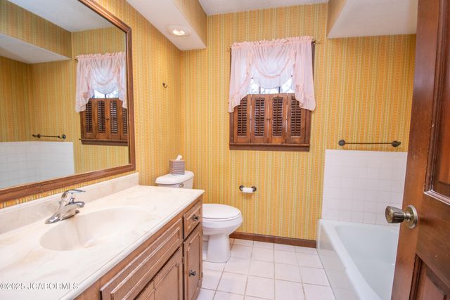 1743 ENGELWOOD DRIVE, Jefferson City, MO 65101