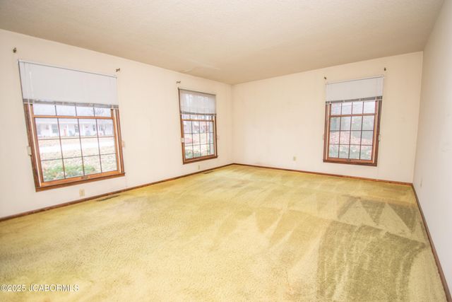 1743 ENGELWOOD DRIVE, Jefferson City, MO 65101