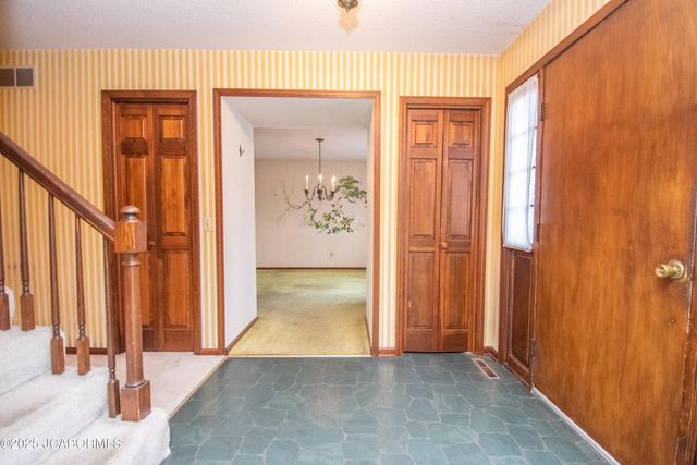 1743 ENGELWOOD DRIVE, Jefferson City, MO 65101