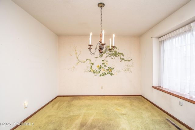 1743 ENGELWOOD DRIVE, Jefferson City, MO 65101