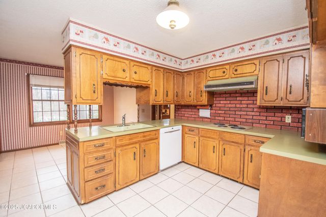 1743 ENGELWOOD DRIVE, Jefferson City, MO 65101