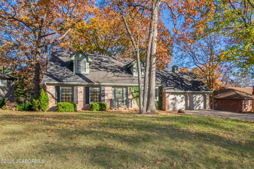 1743 ENGELWOOD DRIVE, Jefferson City, MO 65101