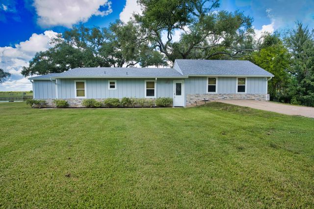 1288 County Road 297, Sargent, TX 77414