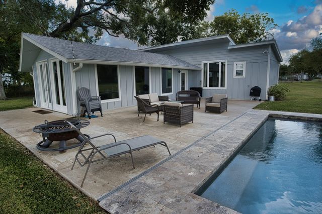 1288 County Road 297, Sargent, TX 77414