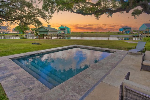 1288 County Road 297, Sargent, TX 77414