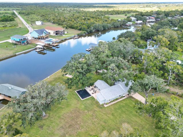 1288 County Road 297, Sargent, TX 77414