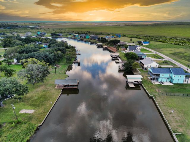 1288 County Road 297, Sargent, TX 77414