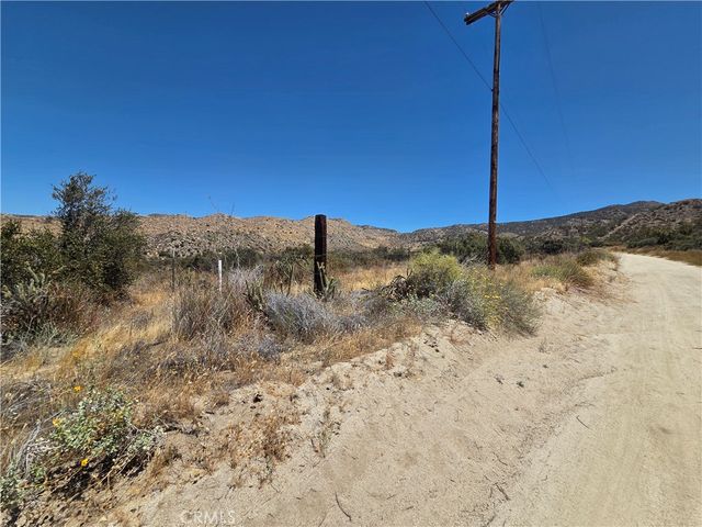 30 Sycamore Falls Rd, Aguanga, CA 92536