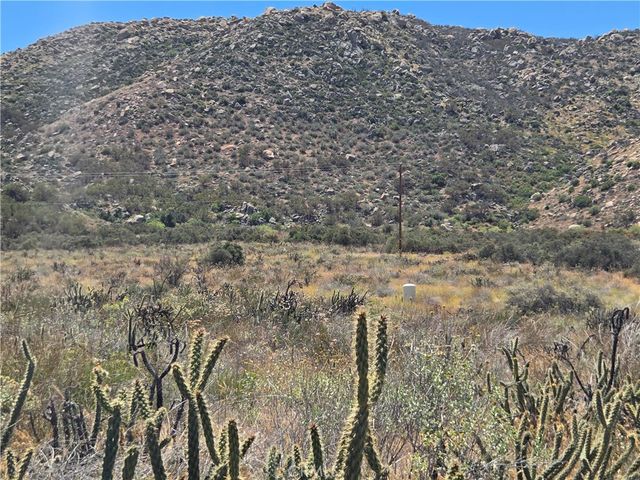 30 Sycamore Falls Rd, Aguanga, CA 92536
