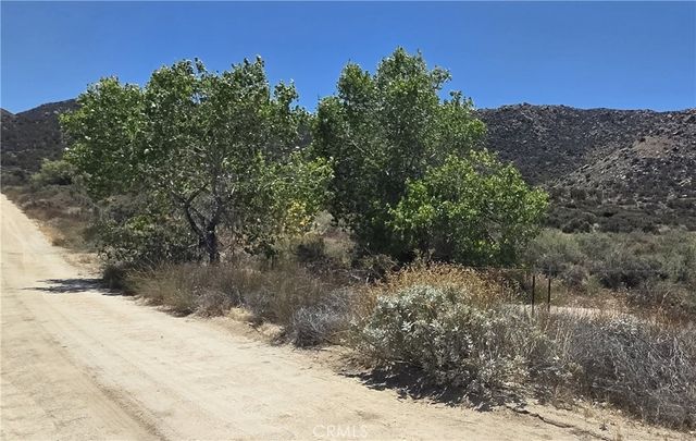 30 Sycamore Falls Rd, Aguanga, CA 92536