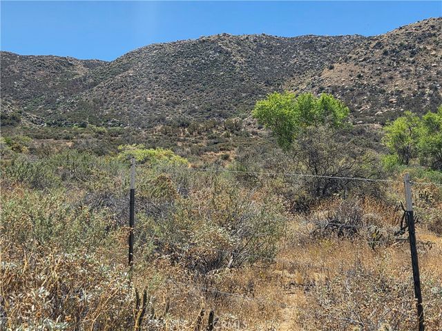 30 Sycamore Falls Rd, Aguanga, CA 92536