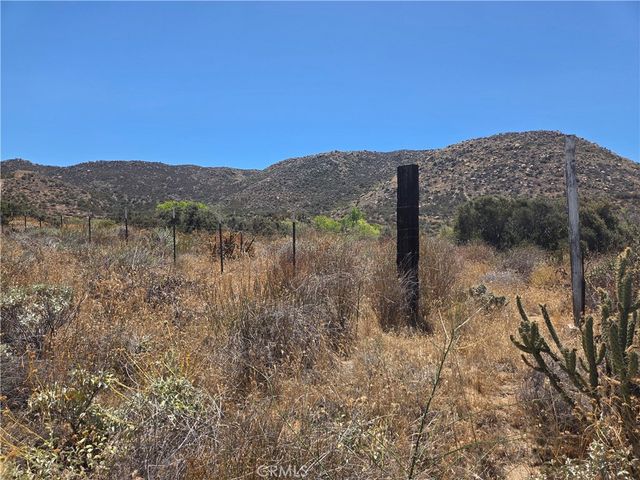30 Sycamore Falls Rd, Aguanga, CA 92536