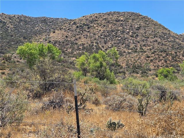 30 Sycamore Falls Rd, Aguanga, CA 92536