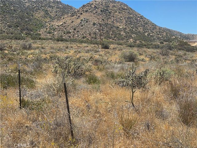 30 Sycamore Falls Rd, Aguanga, CA 92536