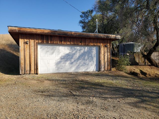 42555 Bear Creek Road, Springville, CA 93265