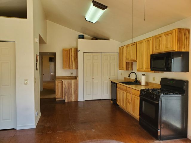 42555 Bear Creek Road, Springville, CA 93265