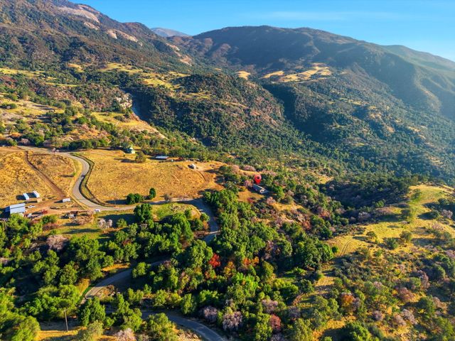 42555 Bear Creek Road, Springville, CA 93265